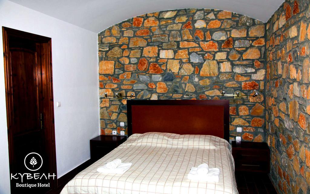 Hotel Kyveli à Palaioi Poroi Extérieur photo